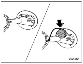 Subaru Forester. Refueling